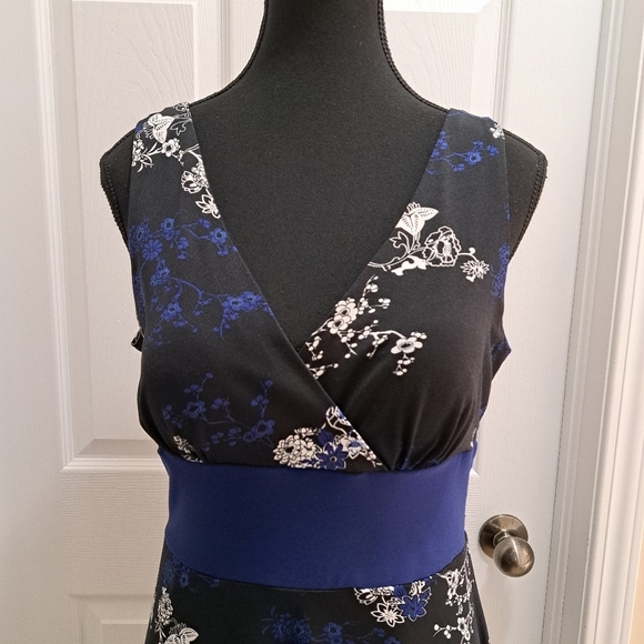 Jessica Floral Print Dress Black White Blue Tie Waist Tank Style V Neck Size 10 - Picture 5 of 14